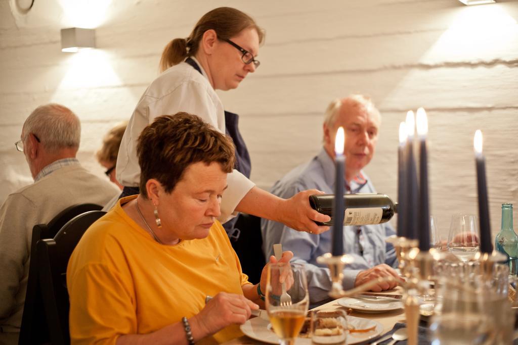Nordre Ekre Gardshotell Vinstra Buitenkant foto