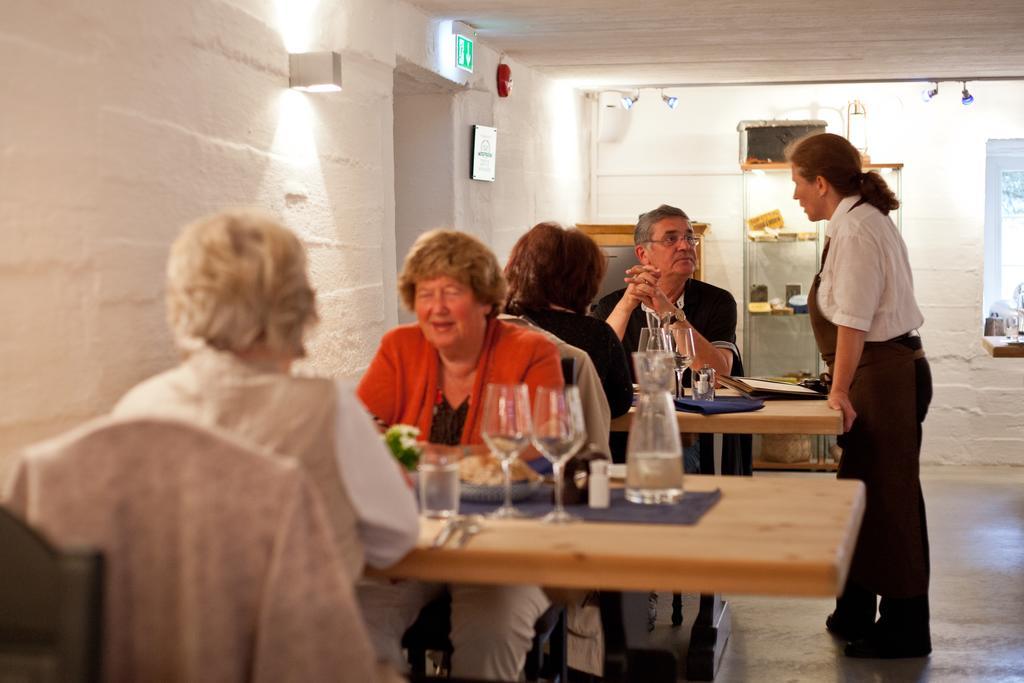 Nordre Ekre Gardshotell Vinstra Buitenkant foto